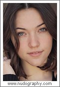 Violett Beane